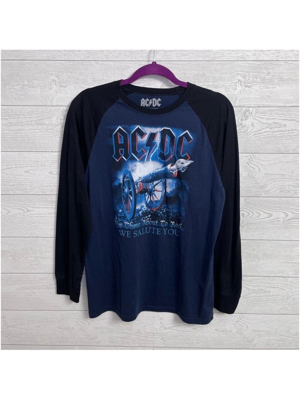 AC/DC Men’s Blue Long Sleeve Band Tee Shirt. Size L